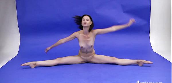  Upside down spreads and acrobatics from Galina Markova